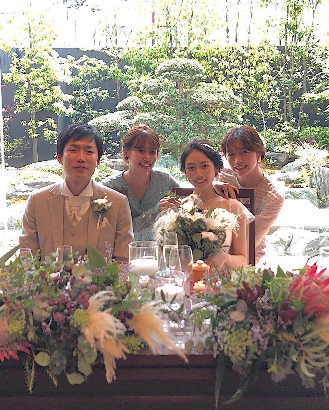 ᴱᴸᵞさんのインスタグラム写真 - (ᴱᴸᵞInstagram)「ℋ𝒜𝒫𝒫𝒴  𝒲ℰ𝒟𝒟ℐ𝒩𝒢 𓐣‬ さやの結婚式💒ほんまに行けて良かった🥺💙 天使だったなぁ♡♡改めておめでとう💐 これからも末永くお幸せに♡ dressは @katrin_tokyo の。 . #wedding #結婚式 #ウェディング」4月21日 22時29分 - diary___ely