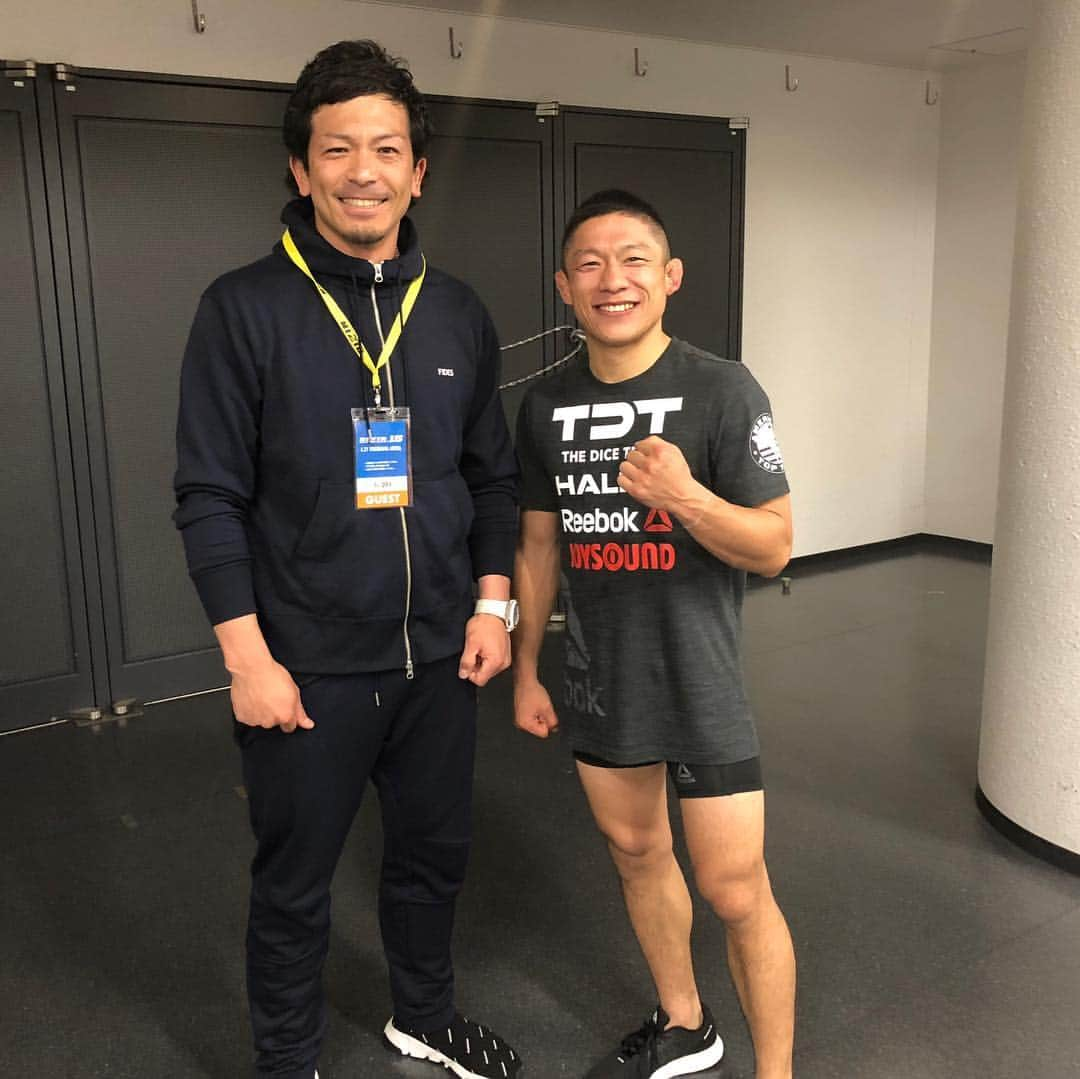 松田宣浩さんのインスタグラム写真 - (松田宣浩Instagram)「堀口選手お疲れ様です‼️おめでとうございます‼️サインありがとうございます‼️」4月21日 22時35分 - match___3