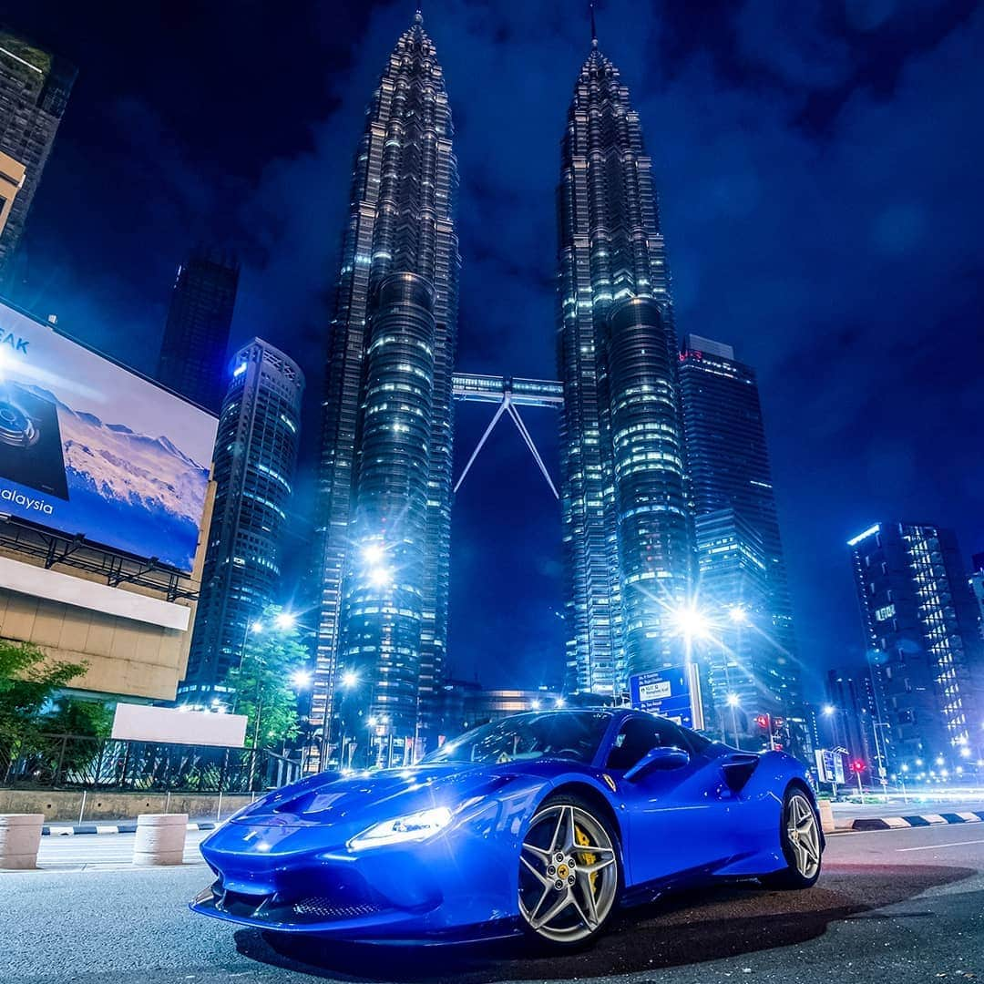 Ferrari APACさんのインスタグラム写真 - (Ferrari APACInstagram)「The #FerrariF8Tributo has landed in #Malaysia, and what better way to debut in #SoutheastAsia than to flaunt it in front of the #PetronasTwinTowers? #FollowF8Tributo #KualaLumpur」4月21日 22時45分 - ferrariapac