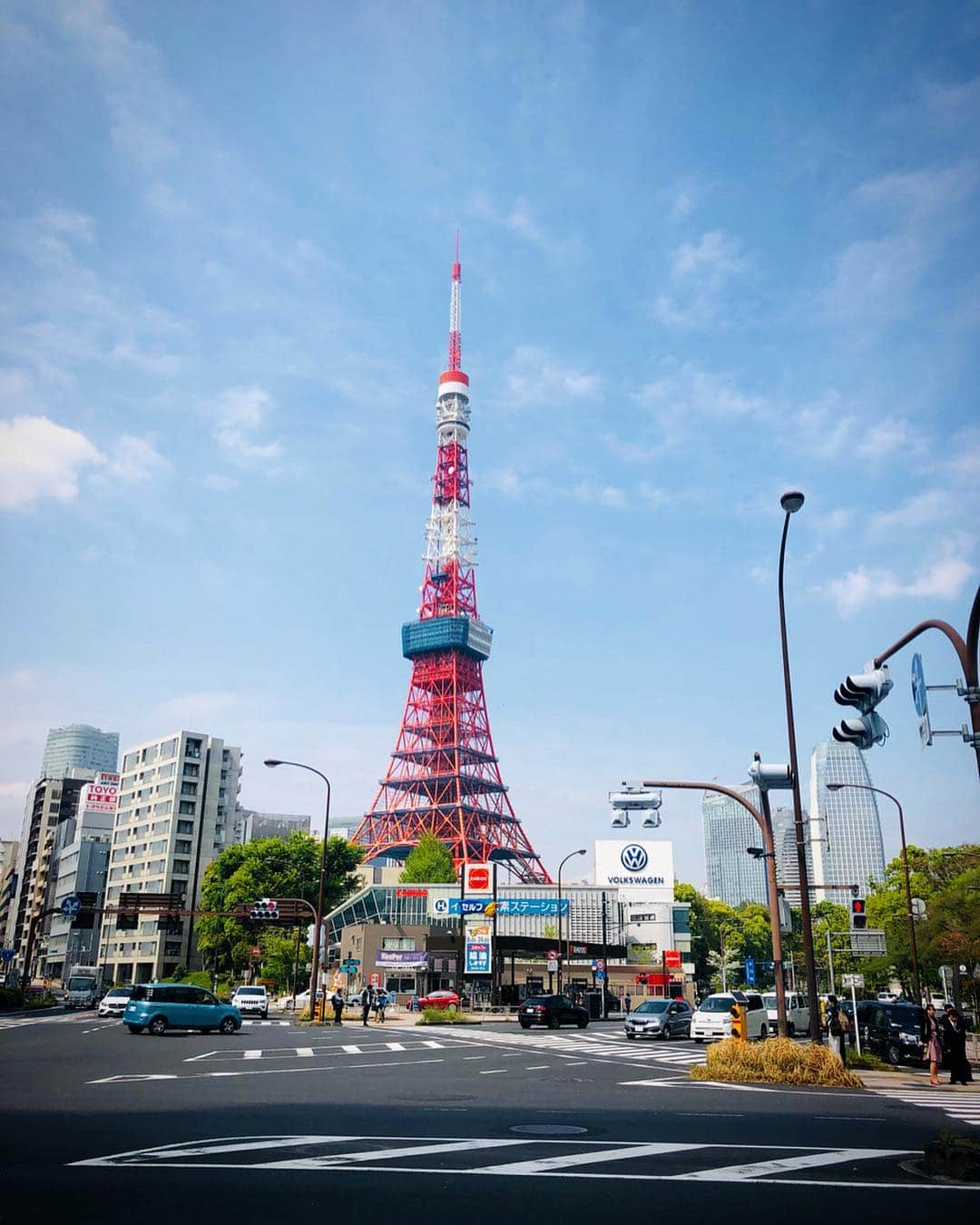 彩星りおんさんのインスタグラム写真 - (彩星りおんInstagram)「思い立って家族でサイクリング。﻿ 気持ちの良いお天気でした😊﻿ 青空と東京タワーが爽やかで美しかった🗼﻿ ﻿ Happy Easter! beautiful sky with Tokyo Tower :)﻿ ﻿ #beautifulsunday ﻿ #tokyotower ﻿ #eastersunday」4月21日 22時42分 - rion.ayahoshi