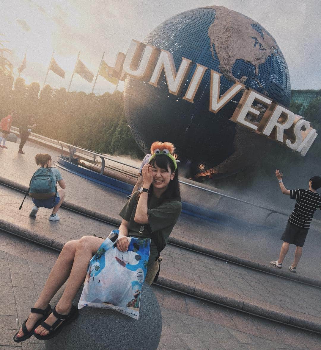 のインスタグラム：「. . 懐かしくて楽しかった時の写真載せるね。 最近の口癖は「ユニバ行きたい」です。 . この日に戻りたいなあ。 本当に楽しくて多分死ぬまで忘れないと思う！笑 . #前髪が短い #約2年前 #ユニバ #大阪 #ミニオン #universalstudiosjapan #usj #osaka .」