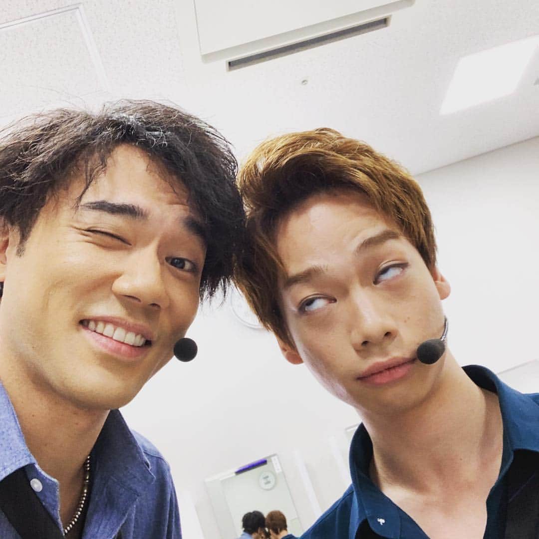 のインスタグラム：「四日目無事終了！！ いやいや大城。白目。。。 #舞台 #PSYCHO-PASS #サイコパス #大城奏人 #池田純矢 #相田康生 #小澤雄太 #yuta_ozawa #おざっつ #ozatts」