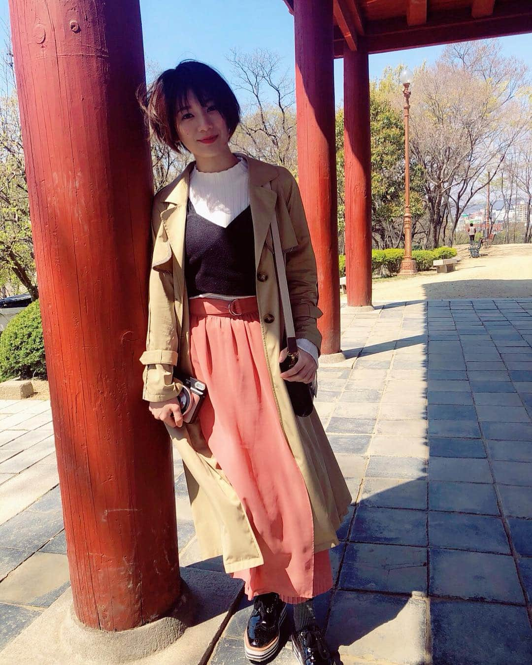 佐藤美希さんのインスタグラム写真 - (佐藤美希Instagram)「#旅好きな人とつながりたい  ビスチェ... #imvery  プリーツパンツ... @cecilmcbee_official  コート... @eclin_official  ピアス... @roomx601  #タビトモ #旅友 #韓国旅 #韓国 #衣装 #春服 #imvely #cecilmcbee #eclin #room」4月21日 23時01分 - satomiki0626