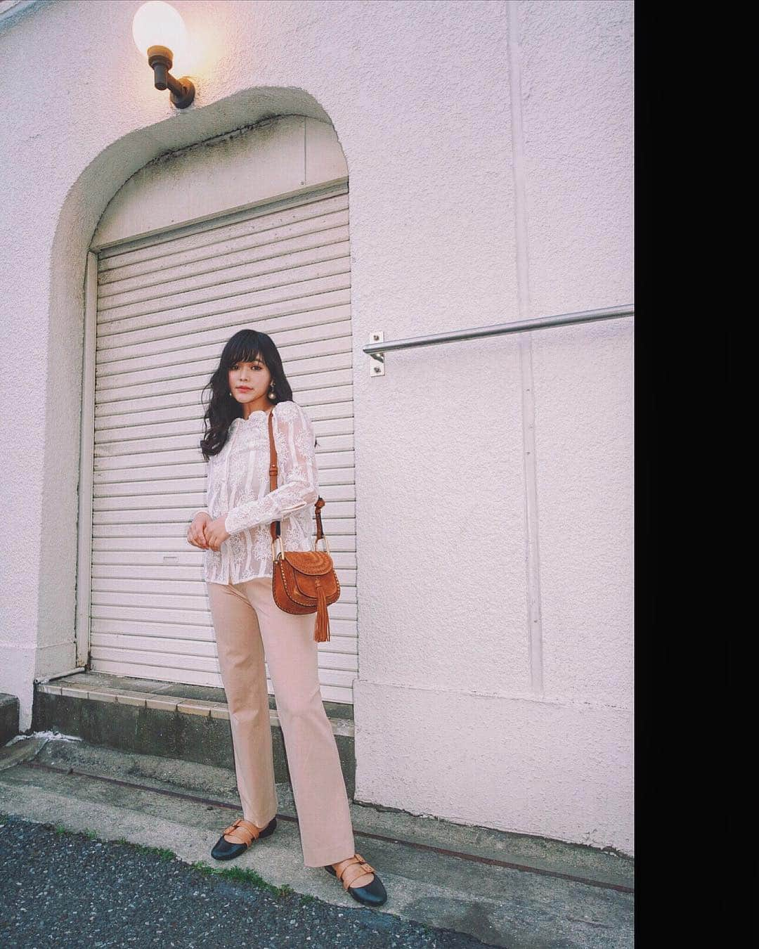 junko onagi ／小梛準子さんのインスタグラム写真 - (junko onagi ／小梛準子Instagram)「ㅤㅤㅤㅤㅤㅤㅤㅤㅤㅤ ㅤㅤㅤㅤㅤㅤㅤㅤㅤㅤ 今日は祖母、母、妹、娘女ばかりの親子4世代でご飯に行けて誕生日お祝いしてもらい幸せでした🥰❤︎ ㅤㅤㅤㅤㅤㅤㅤㅤㅤㅤ #tops ▶︎ @fifth_store  #pants ▶︎ @snidel_official  #bag ▶︎ @chloe  #shoes ▶︎ @melissaoficial × @viviennewestwood  ㅤㅤㅤㅤㅤㅤㅤㅤㅤㅤ #fifth #fifthtl #フィフス #スカラップ花柄刺繍ブラウスセット #ブラウスコーデ #花柄 #snidel #スナイデル #Chloe #chloebag #クロエ #melissa #メリッサ #ヴィヴィアン #ヴィヴィアンウエストウッド #viviennewestwood」4月21日 23時02分 - jnco0417