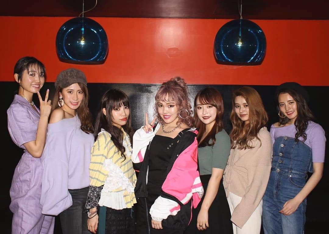 照井和希さんのインスタグラム写真 - (照井和希Instagram)「ViVinight アーティストで出演されてた @kahoh_official × ViVigirl で記念撮影📷 パワーのある力強い歌声でした！ ． #KAHOH #ViVi #vivinight」4月21日 23時13分 - kazu24ki