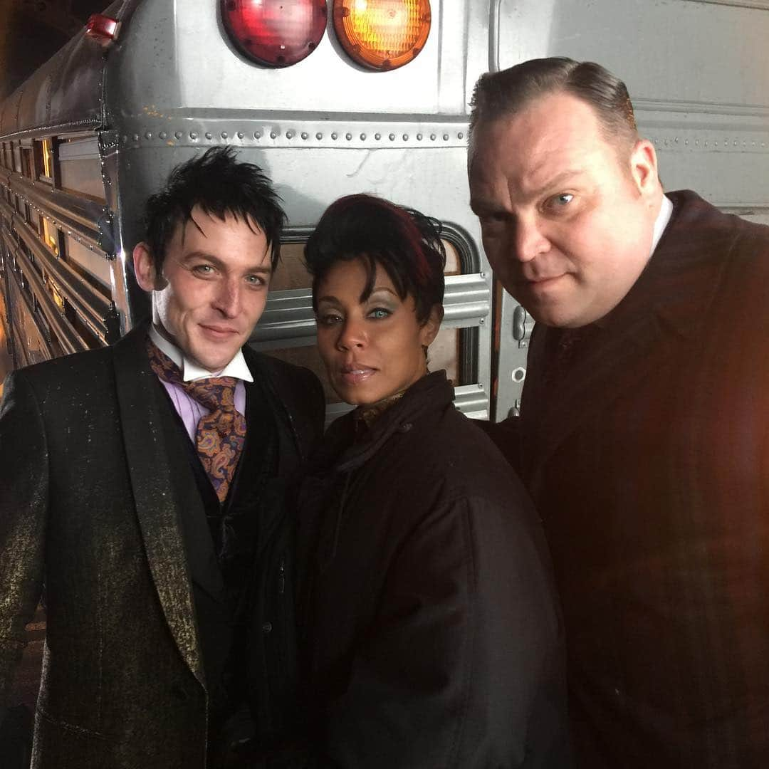 ロビン・ロード・テイラーさんのインスタグラム写真 - (ロビン・ロード・テイラーInstagram)「❤️ #GothamSeriesFinale」4月21日 23時15分 - robinlordtaylor