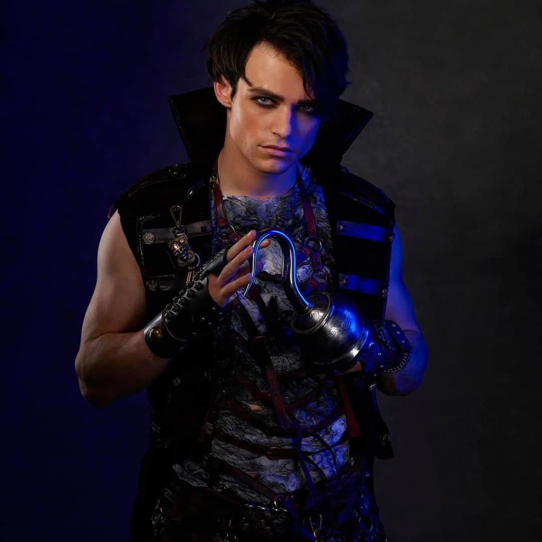 Disney Channelさんのインスタグラム写真 - (Disney ChannelInstagram)「HBD @thomasadoherty! #Descendants3」4月22日 0時00分 - disneychannel