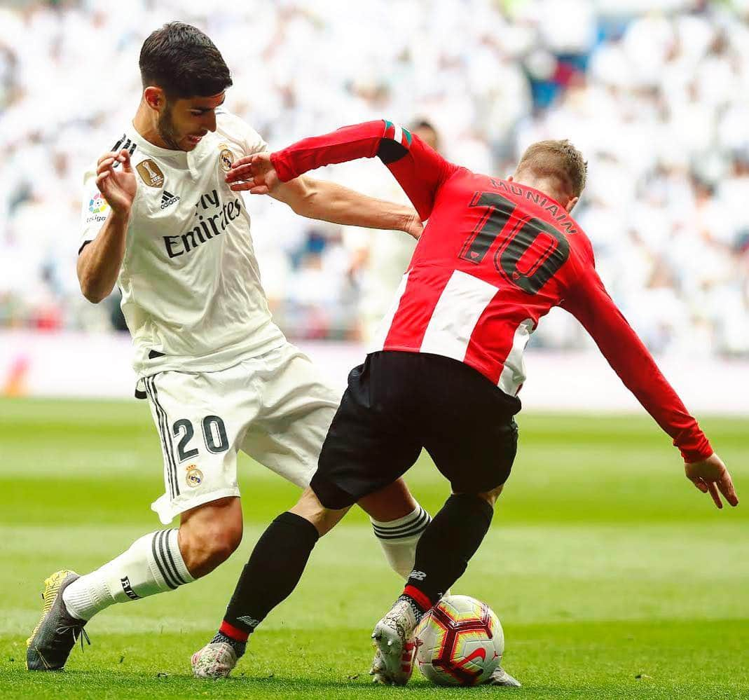 LFPさんのインスタグラム写真 - (LFPInstagram)「🇪🇸 Spanish talent fighting for the ball! ⚔️⚽️ • #Asensio #Munian #RealMadrid #Athletic #LaLiga #LaLigaSantander」4月22日 0時09分 - laliga