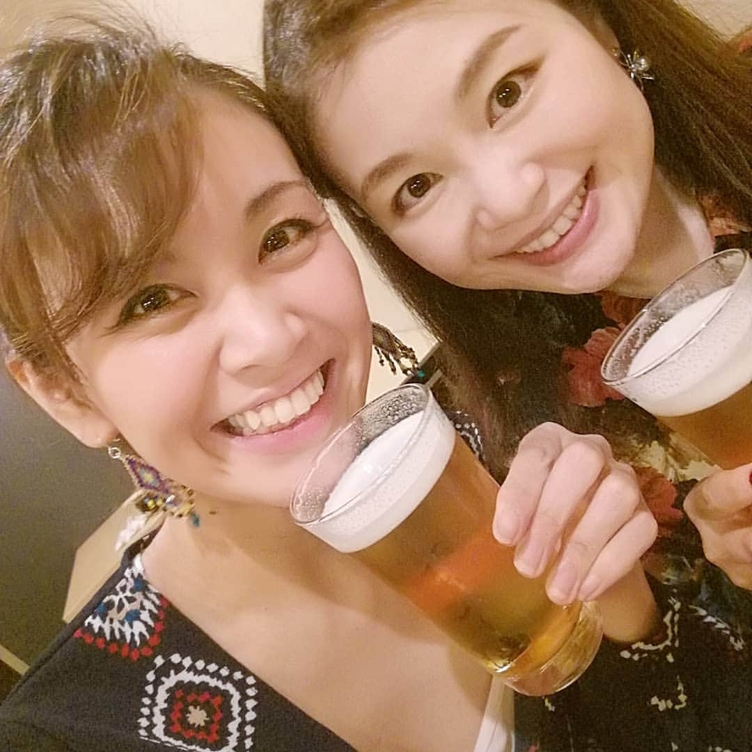 栗山絵美さんのインスタグラム写真 - (栗山絵美Instagram)「みゆと妹と💗 美味しい会🍻 いやはや、二軒はしごして、どちらのお店も食事もお酒も美味しいのでモリモリ食べまくりました🎶 幸せな夜🌙✨明日も頑張れる🎵  #こうみえて同い年  #彩橋みゆ #どこからどうみても妹 #栗山梢 #栗山絵美は美味しいもので作られています  #明日は休演日前のマチソワ #頑張れる🐍」4月22日 0時10分 - jumboebig