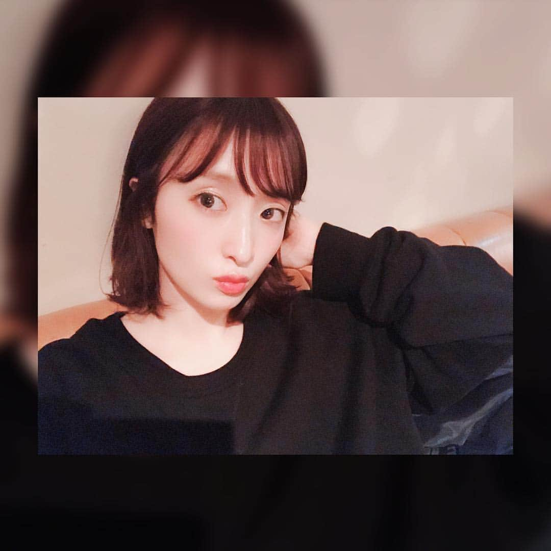 梅田彩佳さんのインスタグラム写真 - (梅田彩佳Instagram)「. . . 髪の毛切りました！🤤✨へへへ . . . 夜中に更新して 朝、みんなにびっくりされたい😊w . . . みんなびっくりするかなぁ。るんるん . . ずっと切りたかったんだー。 へへへ どうかな？どうかな？ . . . 佐門さん いっありがとうございます😊！！ @risel_samon」4月22日 0時29分 - ayaka_umeda_official