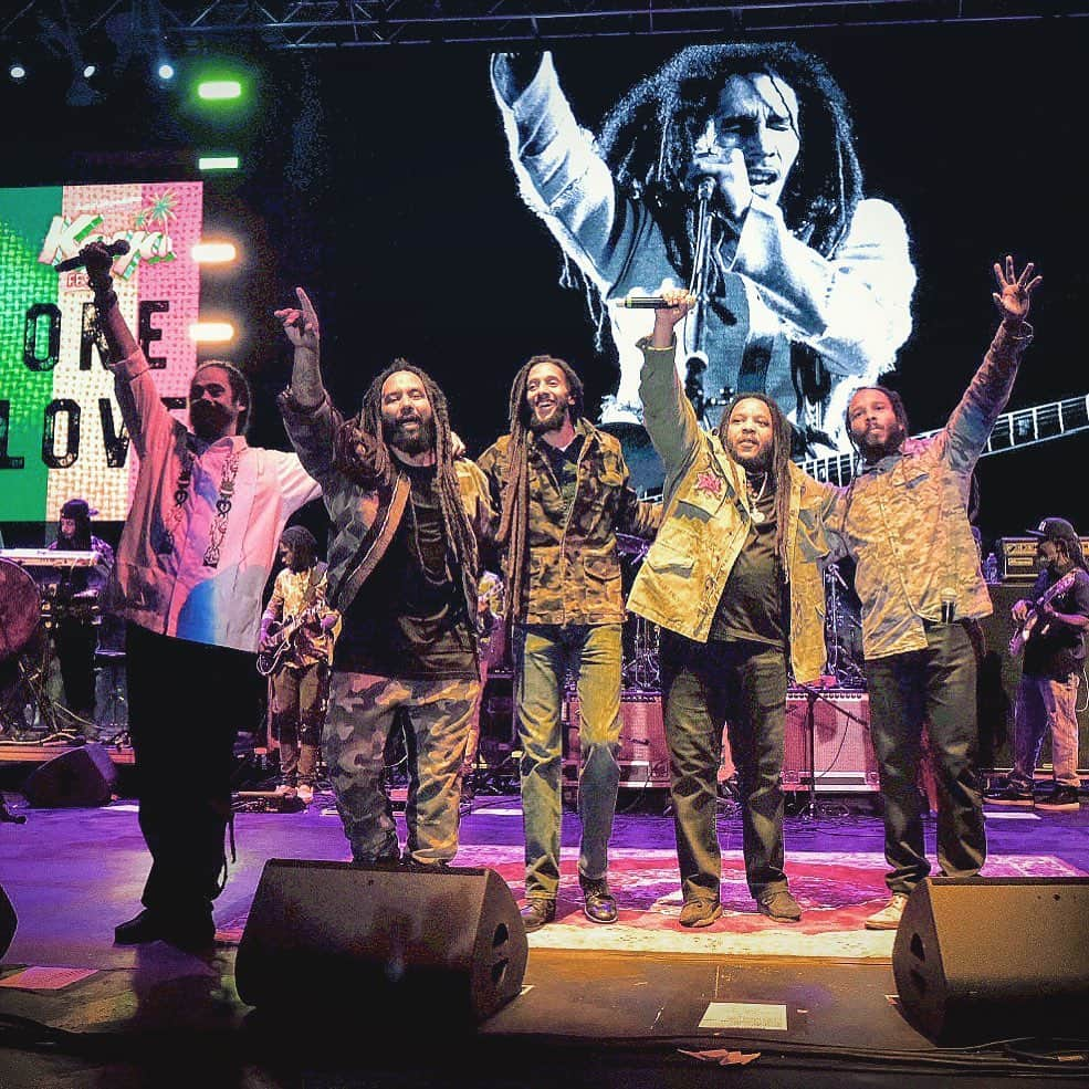 ボブ・マーリーさんのインスタグラム写真 - (ボブ・マーリーInstagram)「A blessed celebration of music, herb, and @stephenmarley #earthSTRONG @thekayafest this year! We give thanks to all who joined us in person and in spirit. LOVE #marleybrothers #kayafest2019 #LEGACY . 📷 by @zsweinberg」4月22日 0時38分 - bobmarley