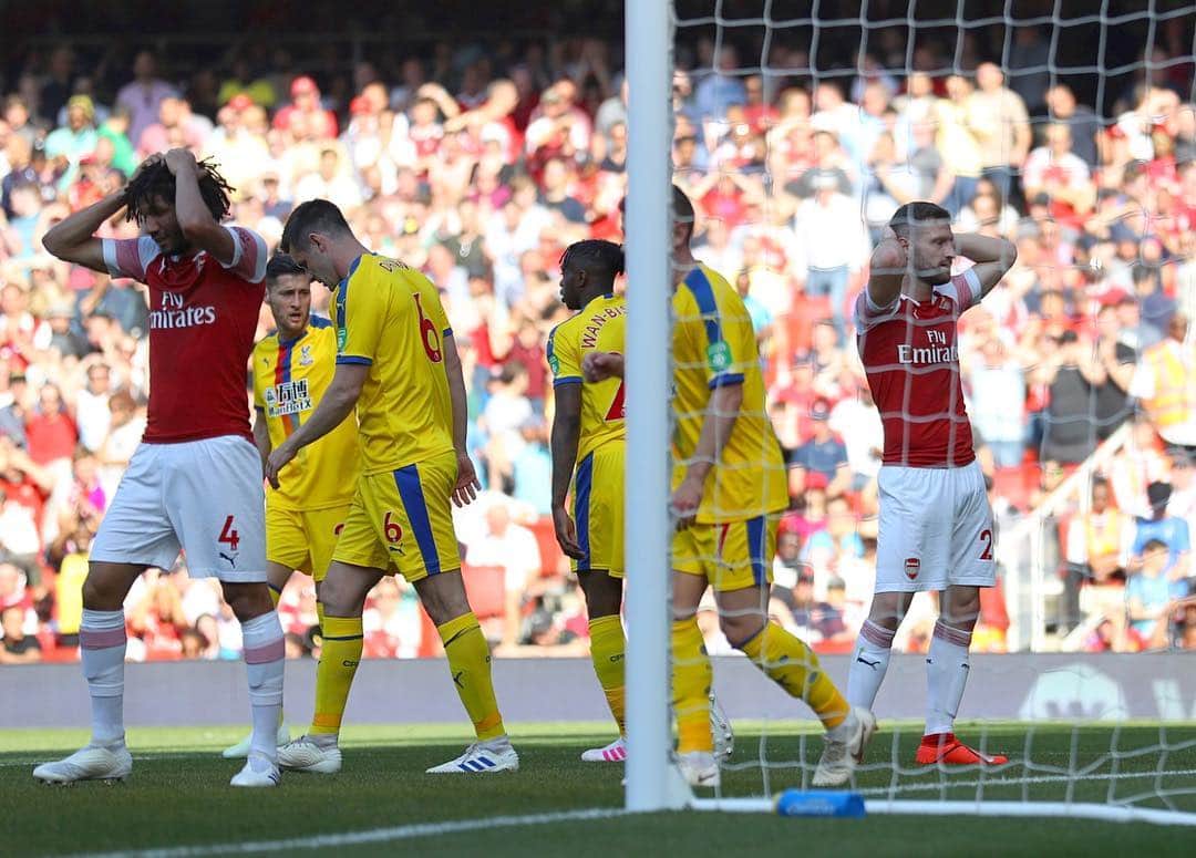 アーセナルFCさんのインスタグラム写真 - (アーセナルFCInstagram)「Half-time: Arsenal 0 - 1 Crystal Palace. 45 mins to turn things around. #Arsenal #ArsenalFC #AFC #ARSCRY」4月22日 0時50分 - arsenal