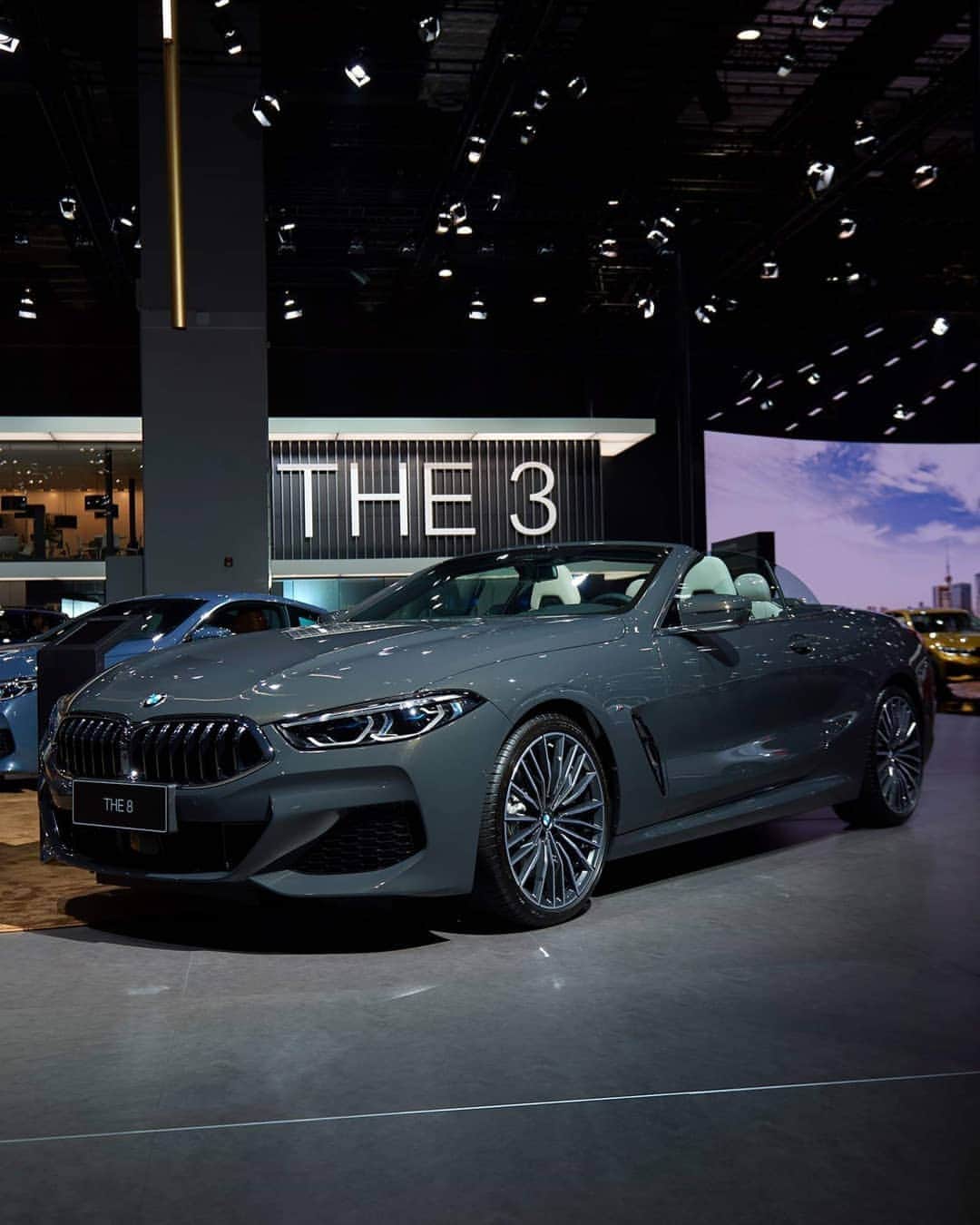 BMW Thailandさんのインスタグラム写真 - (BMW ThailandInstagram)「ความงดงามที่สะท้อนเอกลักษณ์เฉพาะตัว  THE 8 at the Auto Shanghai 2019.  #BMW #BMW8Series #AutoShanghai」4月22日 0時55分 - bmwthailand