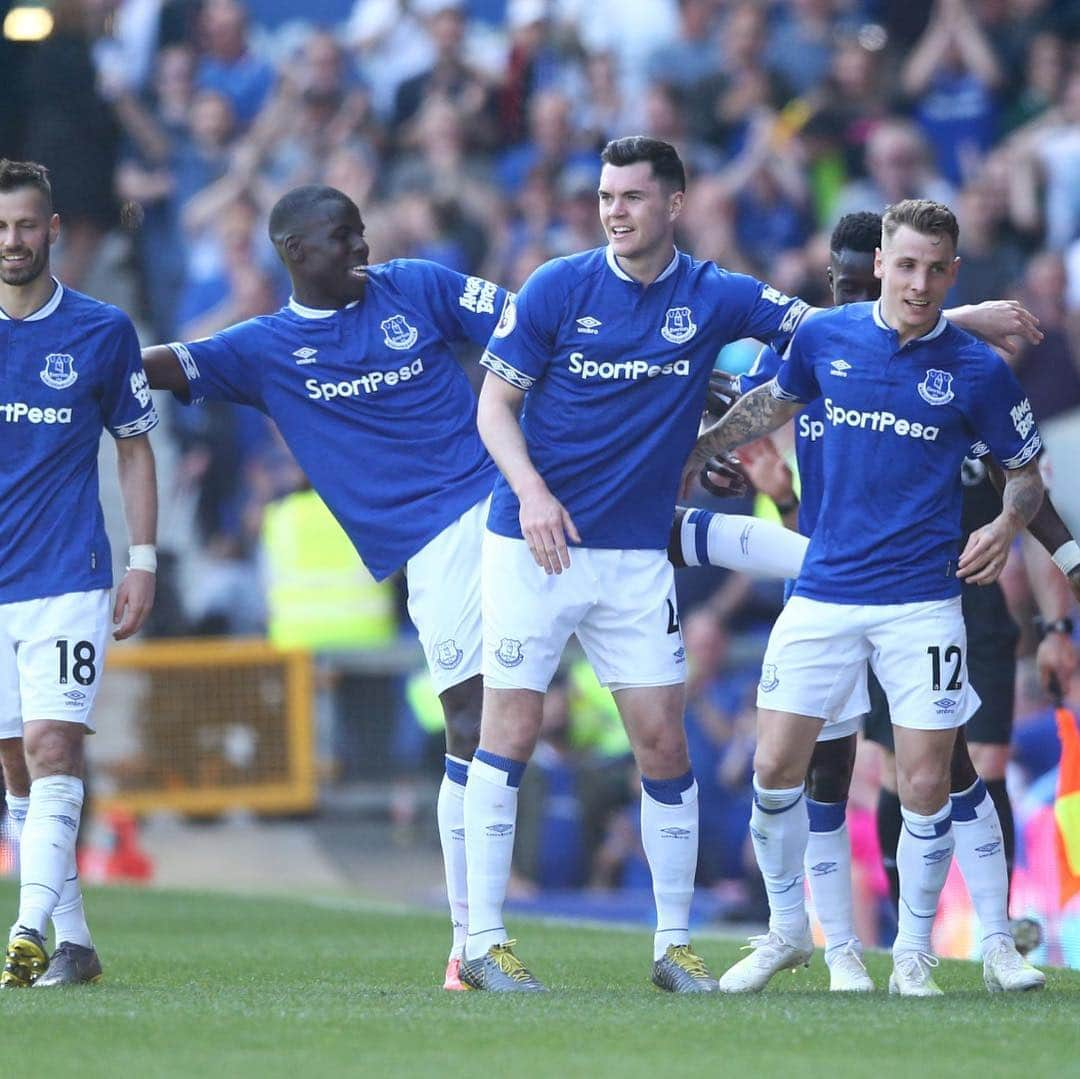 クル・ズマさんのインスタグラム写真 - (クル・ズマInstagram)「😍😍 SIMPLY AMAZING  WIN ✅. CLEAN SHEET ✅  FANS 😱✅🙏🏿 @everton #lazoumance」4月22日 1時00分 - kurtzouma