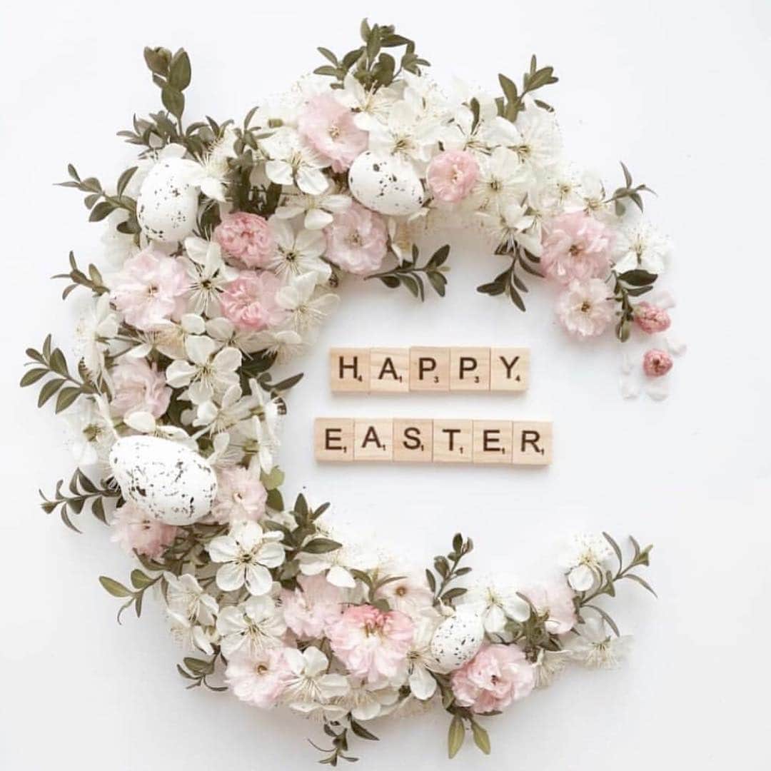 ベイリー・マディソンさんのインスタグラム写真 - (ベイリー・マディソンInstagram)「He is Risen.... Wishing you and your family a very Happy Easter ☀️」4月22日 1時03分 - baileemadison