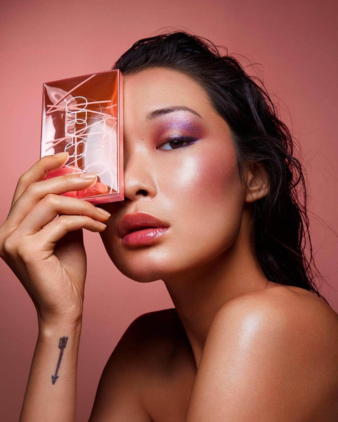 NARSさんのインスタグラム写真 - (NARSInstagram)「Orgasm from every angle with Endless Orgasm Palette for eyes, lips, and cheeks. Available @sephora #whatmakesyoublush」4月22日 1時07分 - narsissist