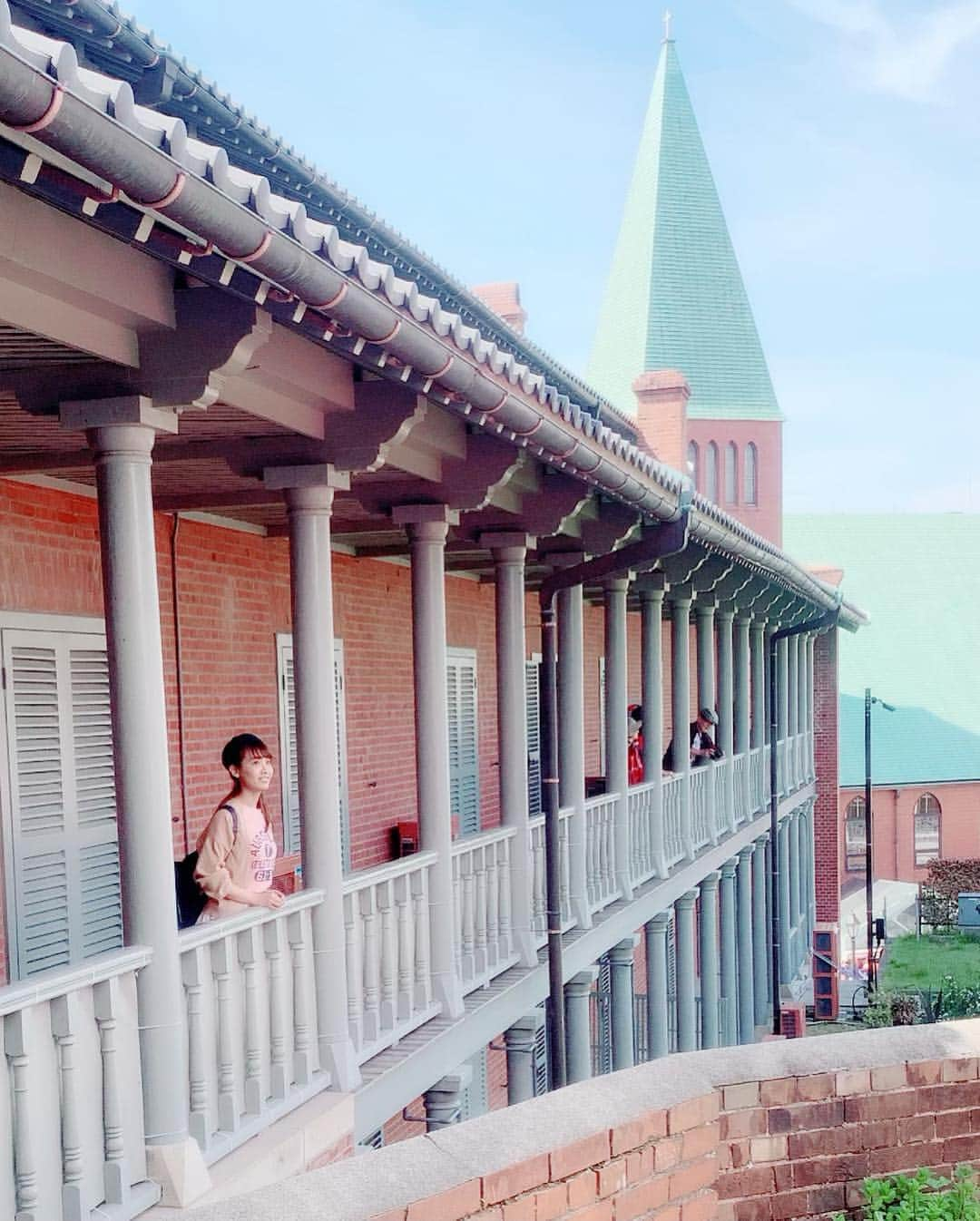 岡野綾夏さんのインスタグラム写真 - (岡野綾夏Instagram)「NAGASAKI☀️ お母さん、ありがと〜🎀 . #長崎旅行 #私と母 #お天気に恵まれて #私は3回目の長崎旅行 #中学の修学旅行 #大学の卒業旅行 #大人の週末旅行 #グラバー園 #大浦天主堂 #新地中華街 #新作プリン #のんびり旅 #なに話したか覚えてへんけど #ずっと楽しかったことだけは覚えている #仲良し親子」4月22日 1時15分 - ayaka.o531