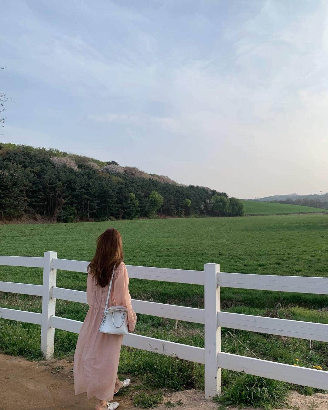 COCO さんのインスタグラム写真 - (COCO Instagram)「Feels like a dream. . #🦄 #dream #ootd looks almost like #pajamas #🙃 #서삼릉 #다시오자 #오오티디 #잠옷 아님 #👗」4月22日 1時12分 - rilaccoco