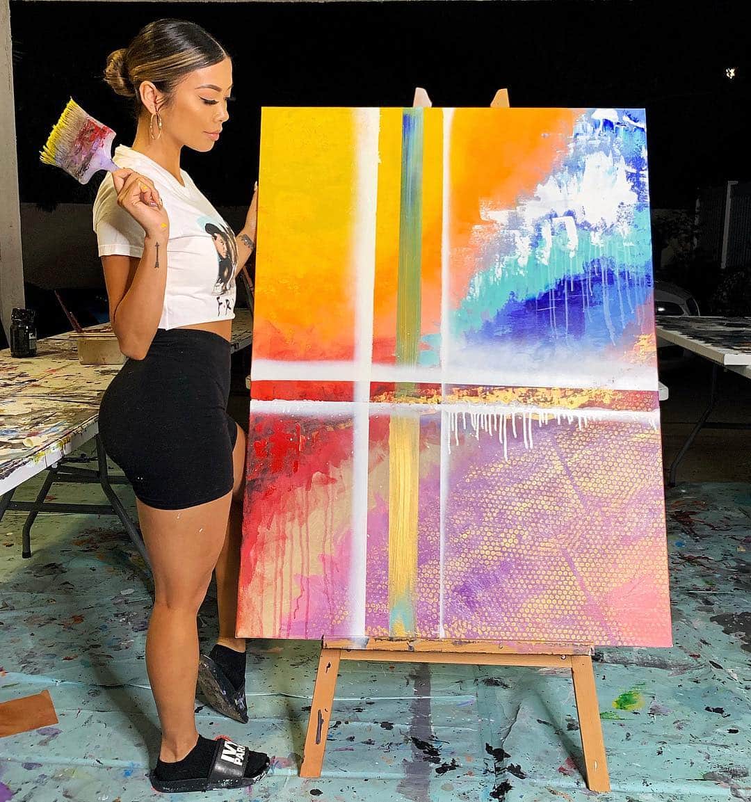 リアン Vのインスタグラム：「Happy Easter Sunday everyone! I hope you enjoy this abstract piece ✨ This ones called “Risen” (Swipe left!) @foreverartgallery」