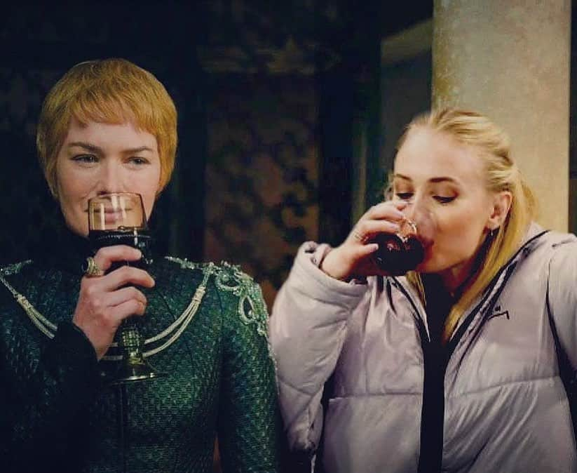 ソフィー・ターナーさんのインスタグラム写真 - (ソフィー・ターナーInstagram)「Episode 2 of GoT is tonight! Please be aware, we will be posting spoilers from the newest episode on TUESDAY. - TIMES & DATES TO WATCH: **USA/Canada**: HBO at 9pm EST (Sunday) **UK**: Sky Atlantic at 2am (Monday) **France**: OCS Tv at 3am (Monday) **Australia**: Foxtel at 11am (Monday) **Belgium**: BeTV at 3am (Monday) **Germany**: Sky Atlantic at 3am (Monday) **Spain**:Canal+ / Antena3 at 3am (Monday) **Italy**: Sky Atlantic at 3am (Monday) **Norway**: HBO Nordic at 3am (Monday) **India**: Hotstar at 6:30am (Monday) **Brasil**: HBO Brasil at 10pm (Sunday) **Indonesia**: HBO at 9am (Monday) **Mexico**: HBO at 8pm (Sunday) **South Africa**: M-Net at 3am (Monday) **Russia**: Fox at 7pm (Monday) **Central America**: HBO Cinemax at 7pm (Sunday) **Ghana**: M-Net at 1am (Monday) **Israel**: Yes Oh / Hot HBO at 4am (Monday) **China**: Tencent at 9am (Monday) **Netherlands**: RTL 4 / Ziggo Movies & Series at 3am (Monday) **Turkey**: CNBC-e / E2 at 4am (Monday) **Nigeria**: M-Net 101 on DsTv at 2am (Monday)」4月22日 1時34分 - sophieturner