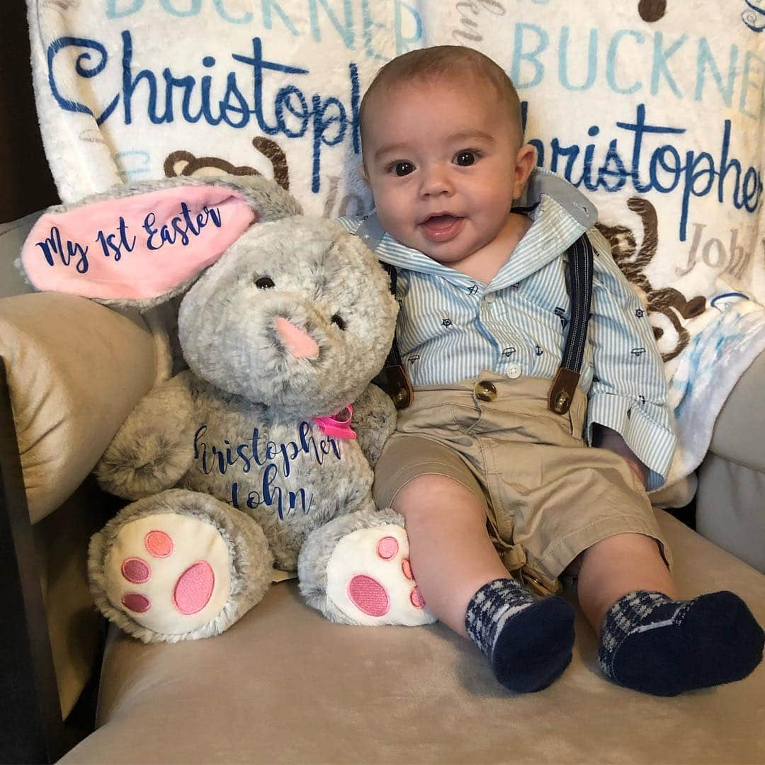 ディーナ・ニコール・コルテーゼさんのインスタグラム写真 - (ディーナ・ニコール・コルテーゼInstagram)「Christopher Johns First Easter ... such a little stud 🤗 :: Bunny made by @shoplittlebeardesign 💙」4月22日 1時46分 - deenanicole