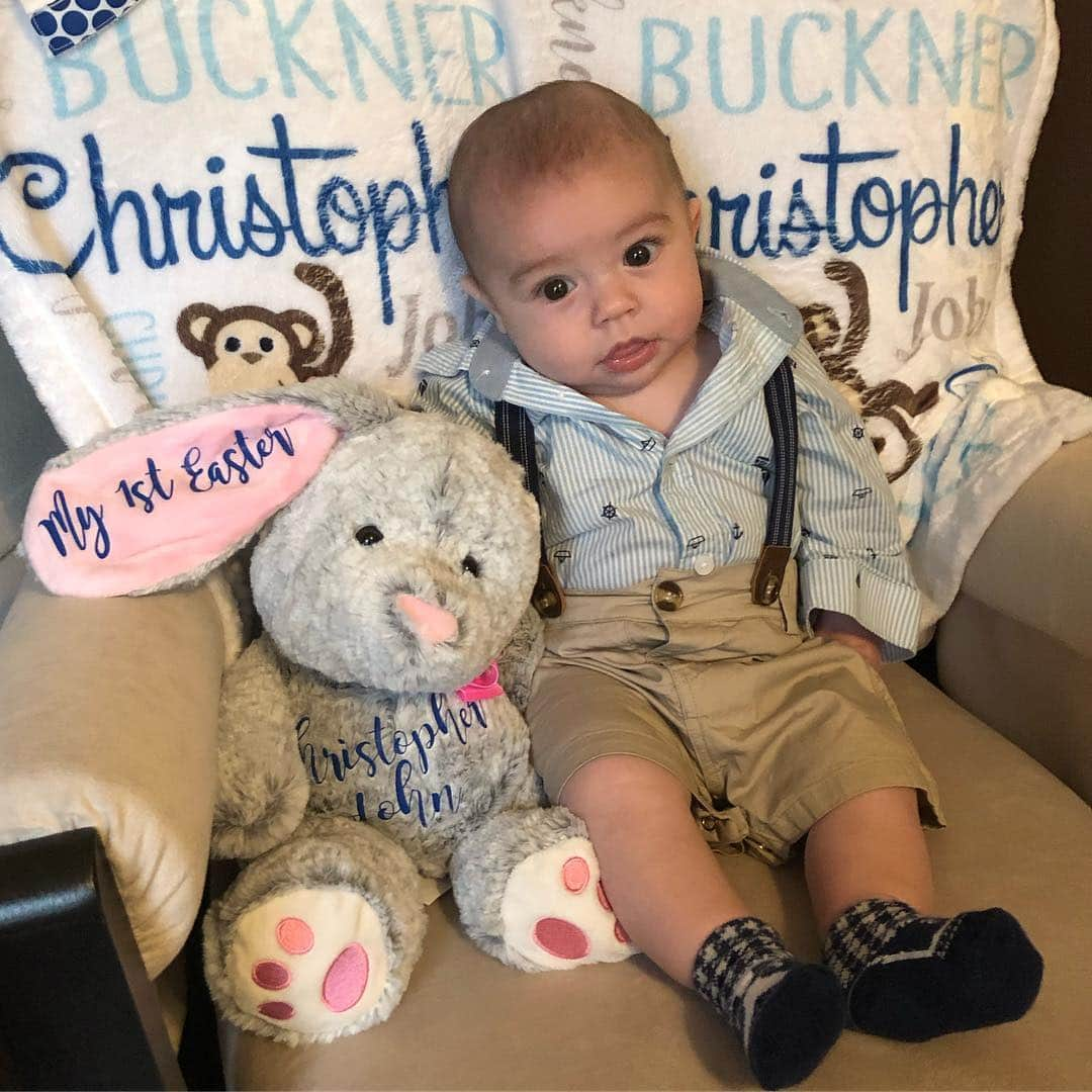 ディーナ・ニコール・コルテーゼさんのインスタグラム写真 - (ディーナ・ニコール・コルテーゼInstagram)「Christopher Johns First Easter ... such a little stud 🤗 :: Bunny made by @shoplittlebeardesign 💙」4月22日 1時46分 - deenanicole