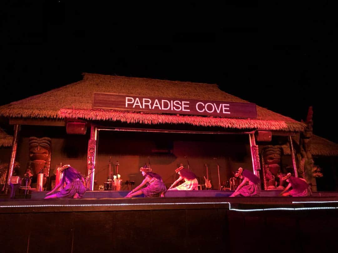 上原彩子さんのインスタグラム写真 - (上原彩子Instagram)「Thank you for wonderful night @paradisecoveluau #hawaii #paradisecove #luau #koolina」4月22日 1時57分 - ayako_uehara.golf