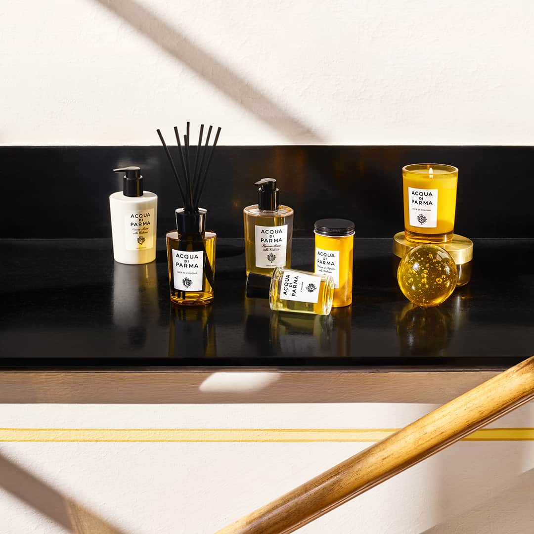 のインスタグラム：「Which is your favourite Home Collection fragrance? . . #acquadiparma #homecollection #interiordesign #homedecor #milan #italianstyle」