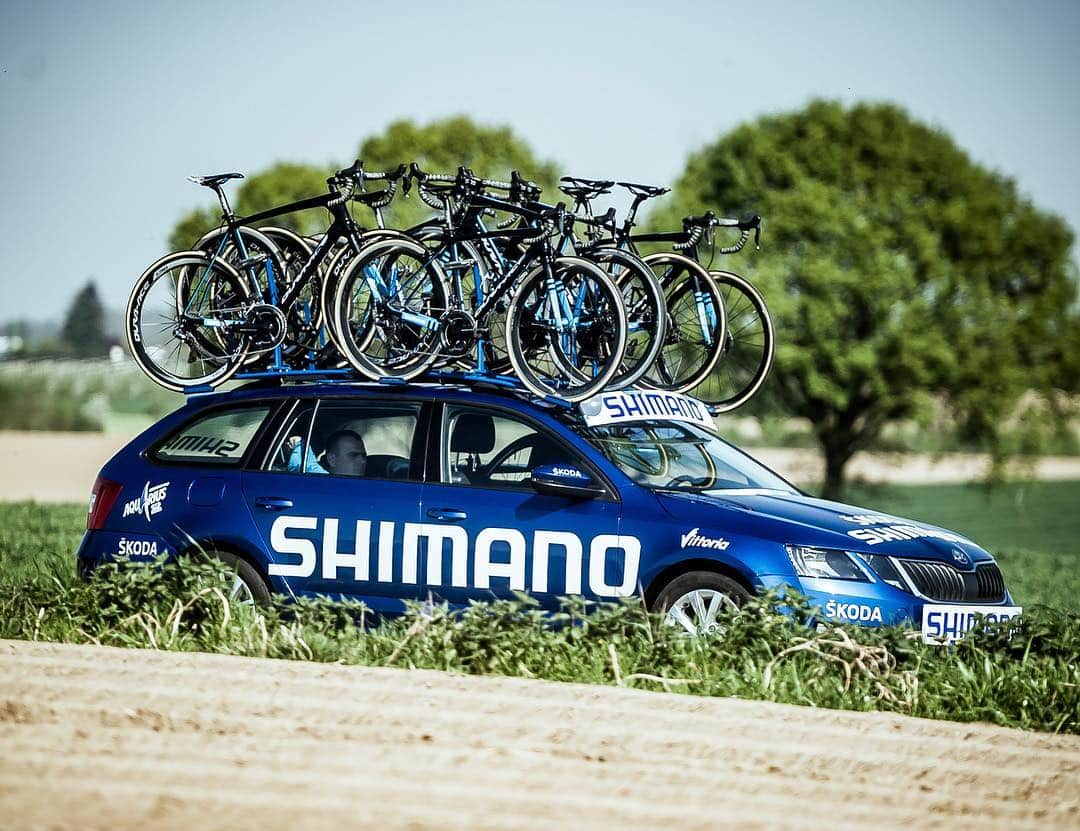 Shimanoさんのインスタグラム写真 - (ShimanoInstagram)「We’ve never seen anything like this before. After an unprecedented final, @mathieuvanderpoel wins the Amstel Gold Race! Swipe through some of the best shots of the race ➡️ #ShimanoRoad #amstelgoldrace @jorisknapen_studioknapen」4月22日 1時51分 - rideshimano