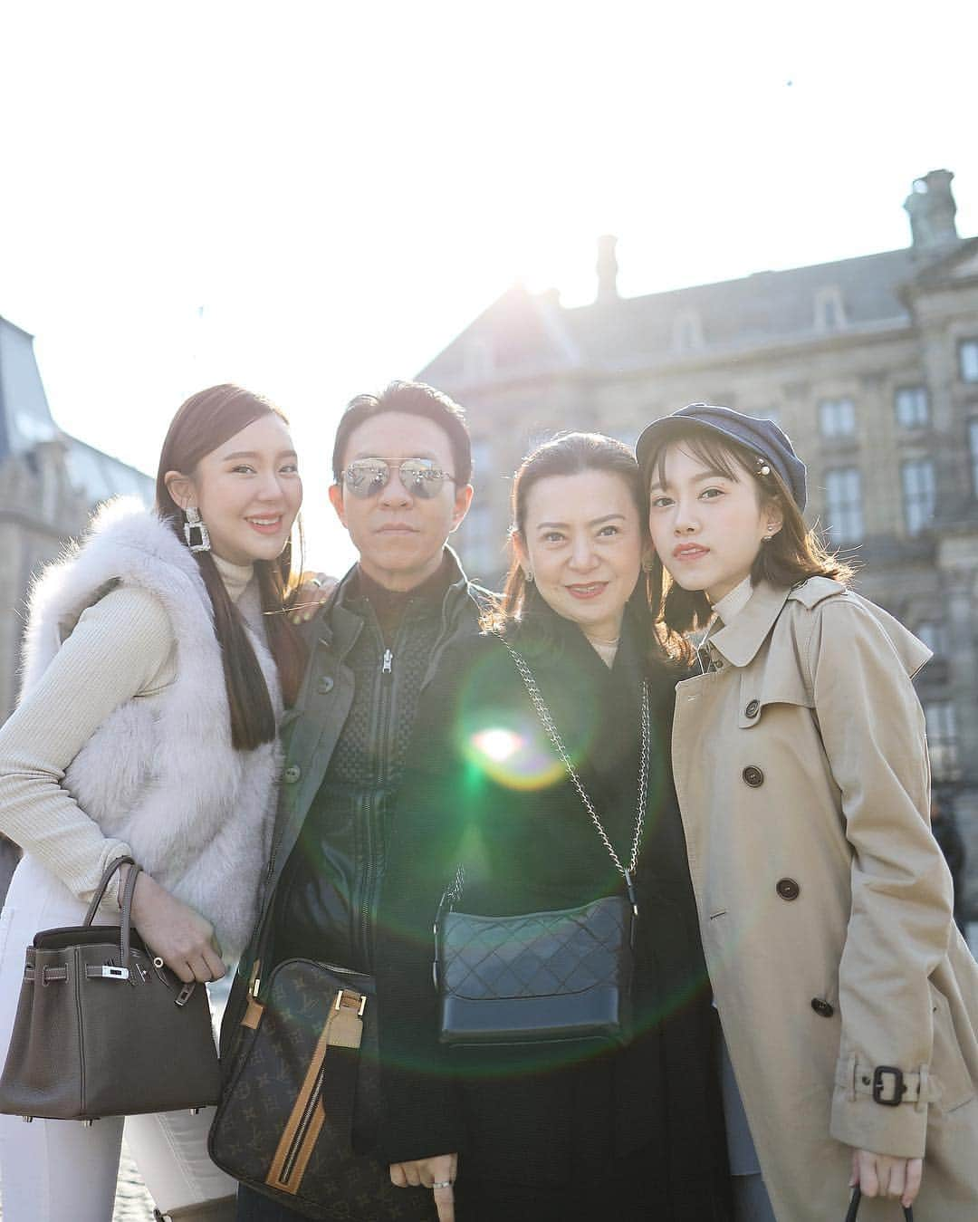 マーイ＝ナパサシ スラワンさんのインスタグラム写真 - (マーイ＝ナパサシ スラワンInstagram)「Love of my life,,🌈❤️ เที่ยวครบทีมอบอุ่นสุดแล้วว~ #mindnapasasionvacay #mmmjourney #SmileyBEAR_P」4月22日 2時03分 - mind_napasasi