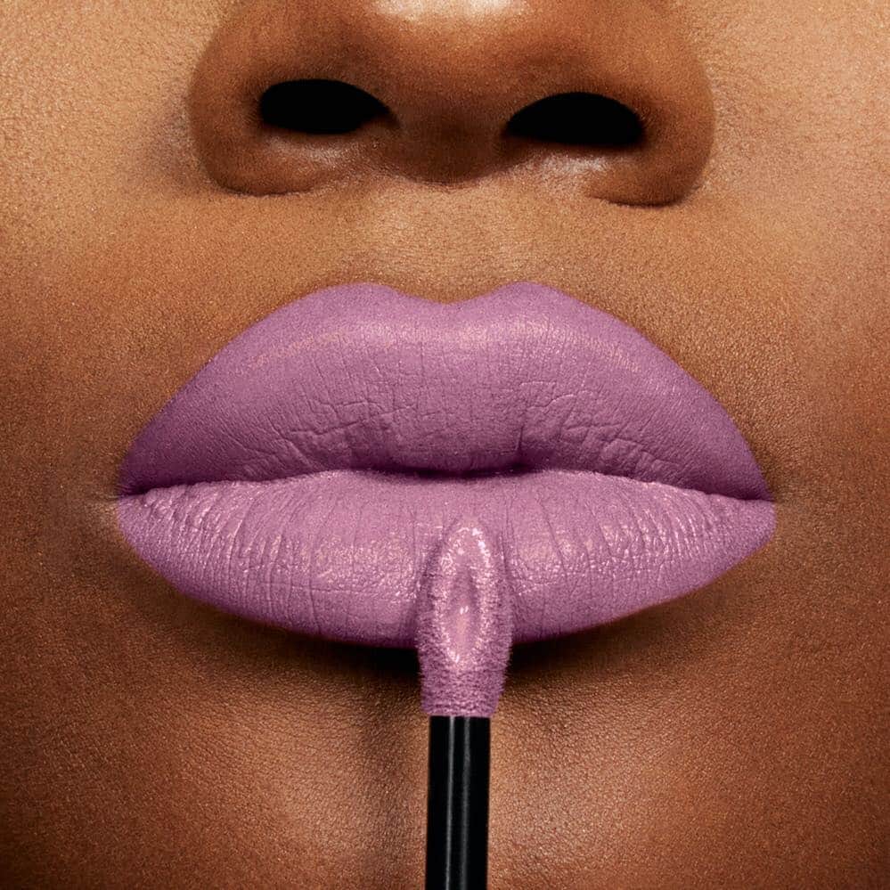 Maybelline New Yorkさんのインスタグラム写真 - (Maybelline New YorkInstagram)「Sunday’s are for pastel hues! Shown here: #superstaymatteink in 'philosopher'. Tag a friend that would rock this bold lip! 💜」4月22日 2時35分 - maybelline