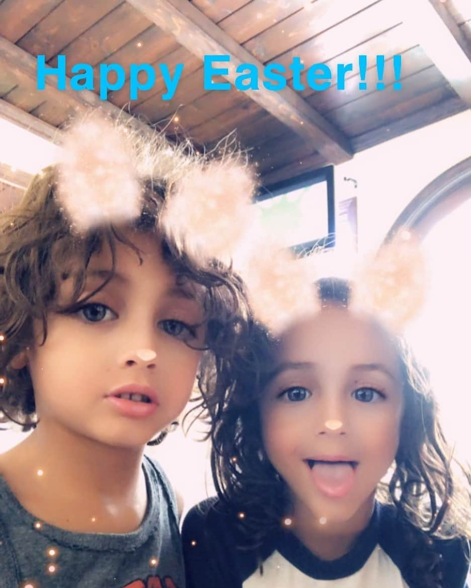 ダニア・ラミレスさんのインスタグラム写真 - (ダニア・ラミレスInstagram)「From us To all of you! #daniacs」4月22日 2時38分 - daniajramirez