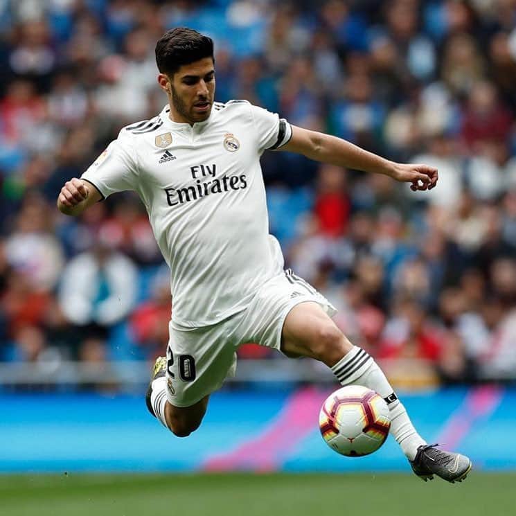 のインスタグラム：「¡Buena victoria ante nuestra gente! / A good victory in front of a home crowd! #HalaMadrid」