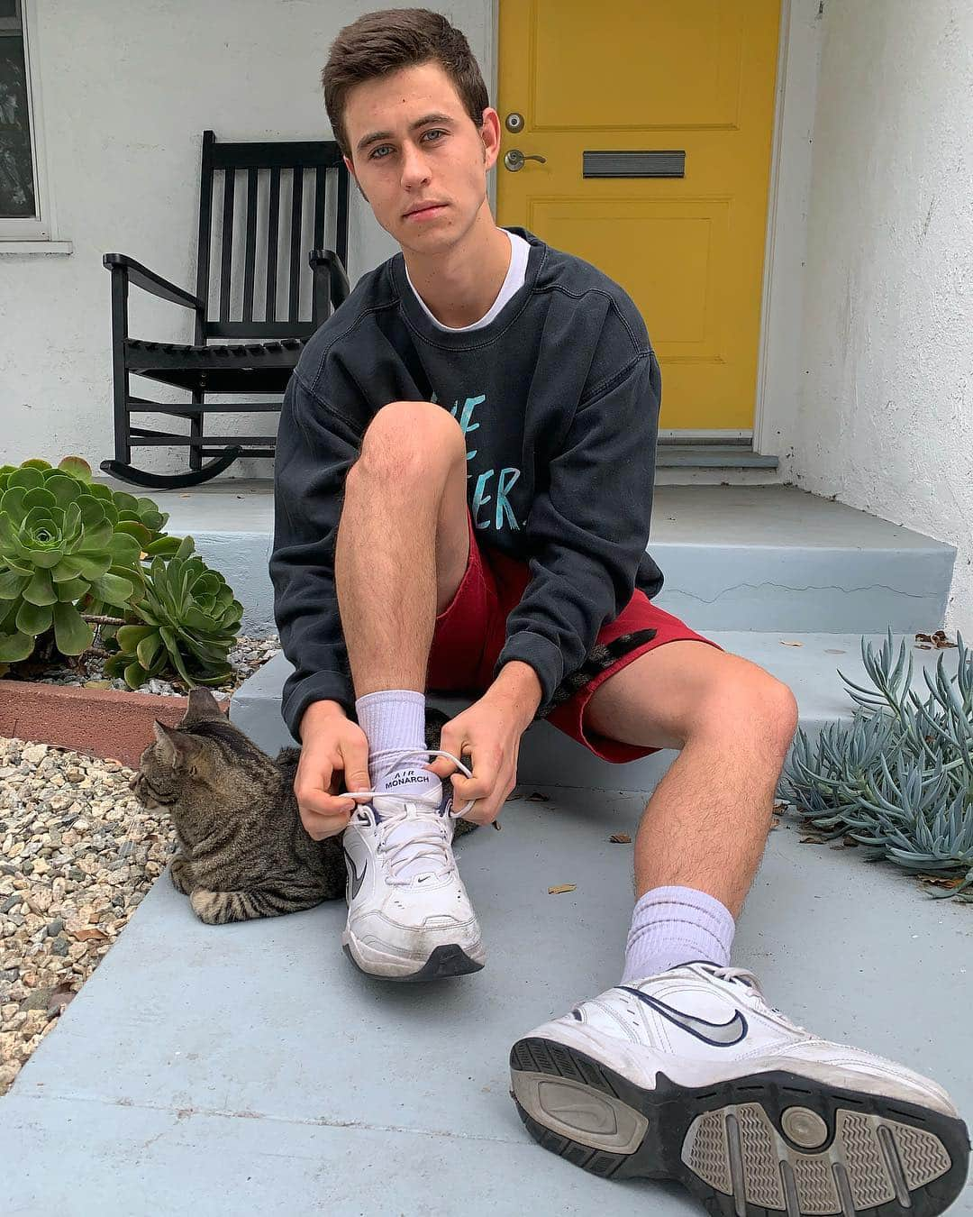 ナッシュ・グリアさんのインスタグラム写真 - (ナッシュ・グリアInstagram)「Getting into character 👟 #dadkicks」4月22日 2時55分 - nashgrier