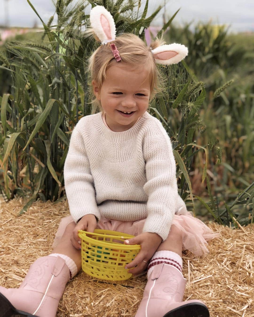 ストーミ・ヘンレイさんのインスタグラム写真 - (ストーミ・ヘンレイInstagram)「Hoppy Easter from my favorite little bunny🐰 this was the best day💕」4月22日 2時56分 - stormibree