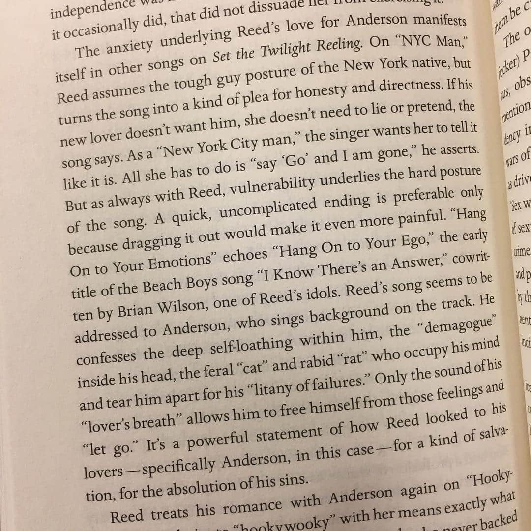 ブライアン・ウィルソンさんのインスタグラム写真 - (ブライアン・ウィルソンInstagram)「Brian was one of Lou Reed’s idols. Here’s a few mentions of Brian in this great book written by Anthony DeCurtis. #brianwilson #loureed」4月22日 3時08分 - brianwilsonlive