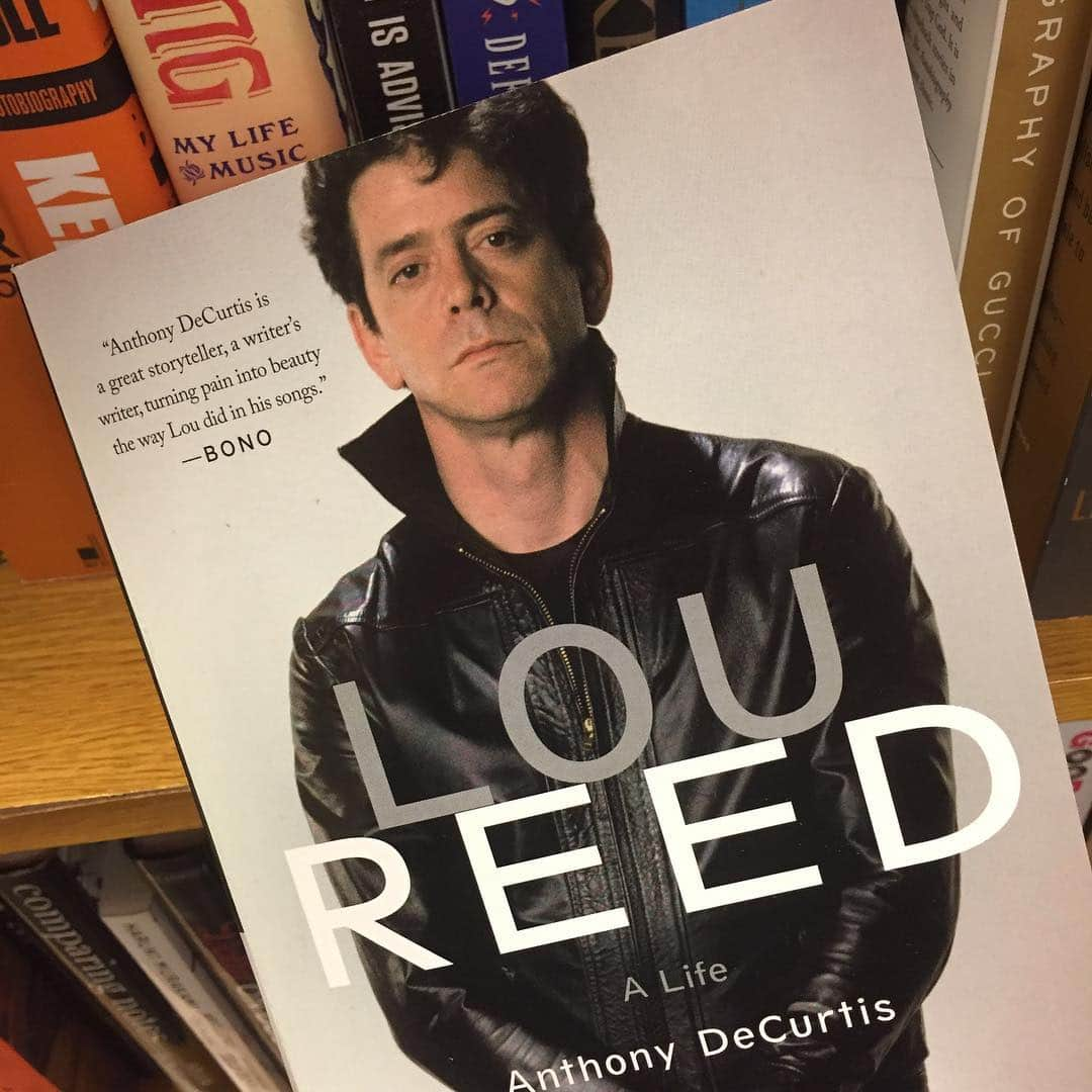 ブライアン・ウィルソンさんのインスタグラム写真 - (ブライアン・ウィルソンInstagram)「Brian was one of Lou Reed’s idols. Here’s a few mentions of Brian in this great book written by Anthony DeCurtis. #brianwilson #loureed」4月22日 3時08分 - brianwilsonlive