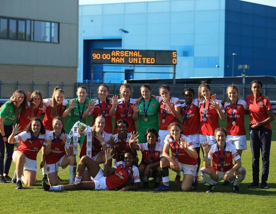 Arsenal Ladiesさんのインスタグラム写真 - (Arsenal LadiesInstagram)「Congratulations to #AWFCU21, who were crowned champions of the @fawsl Academy Cup this afternoon 🏆  Can anyone guess the score? 😉」4月22日 3時02分 - arsenalwfc