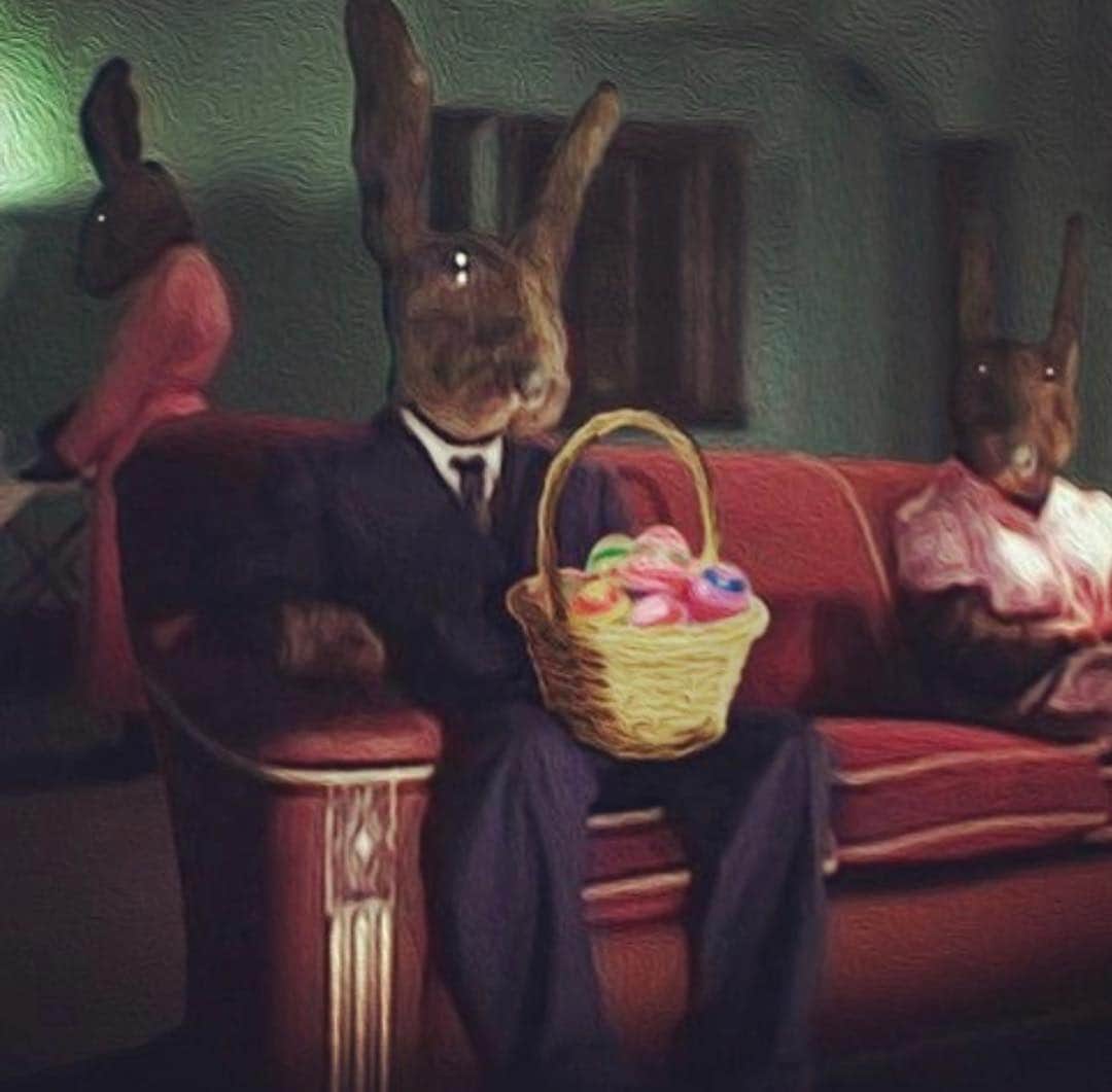 ナオミ・ワッツさんのインスタグラム写真 - (ナオミ・ワッツInstagram)「That time when I played a bunny... Forever indebted to #davidlynch ironing with #stinkeye 🐰」4月22日 3時04分 - naomiwatts