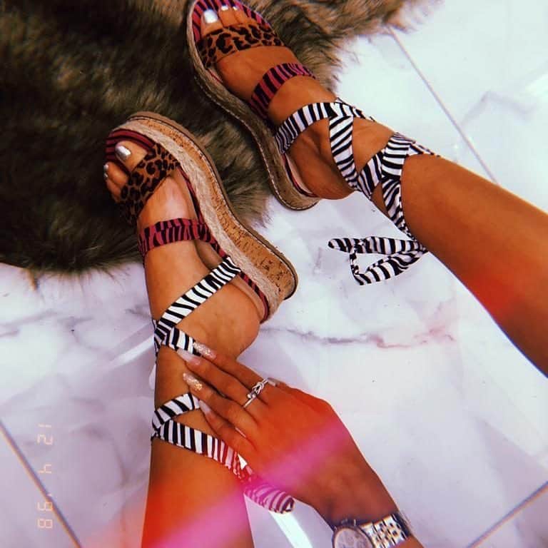 Public Desireさんのインスタグラム写真 - (Public DesireInstagram)「Stand out from the crowd with these SASSY sandals😍💃 Shop PRESCA £29.99 plus 20% off EVERYTHING with code TWENTY💸 #lookofthebae #pdbae Tap to shop ☝」4月22日 3時22分 - publicdesire