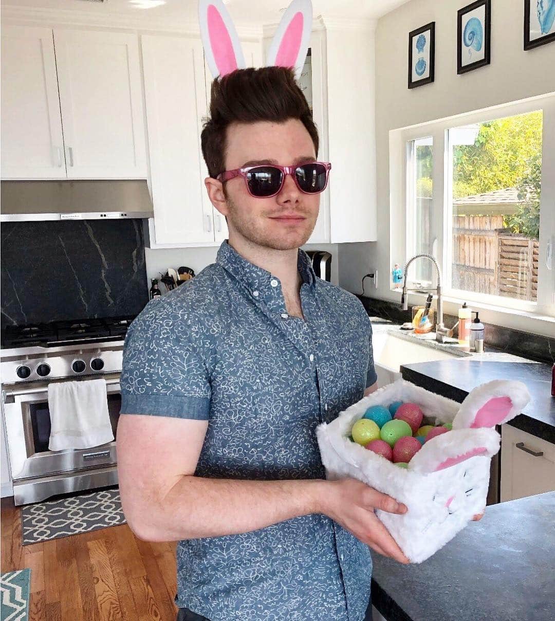 クリス・コルファーのインスタグラム：「4/21/19 @chriscolfer via Instagram & Twitter  I just made a four-year-old cry. #HappyEaster . . . . . . . . . . . .  #QOTD: What are you doing for Easter? 🥚 🐰 — Lay in bed with my cat 🐱 - - - #hrhchriscolfer #chriscolfer #happyeaster #bunnyears #easterbasket #eggs #paintedeggs」