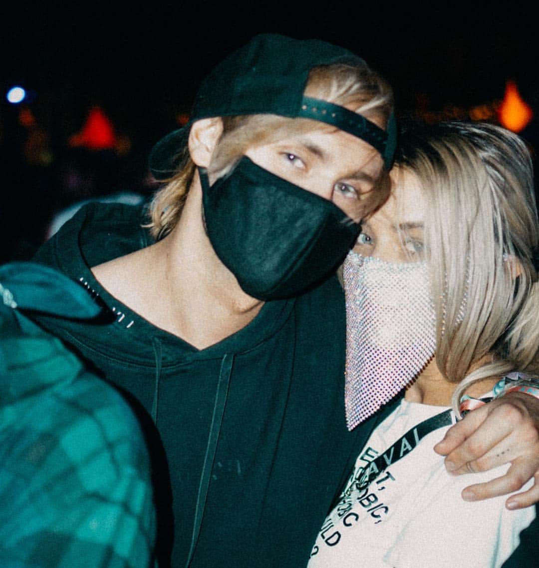 マイケル・クリフォードのインスタグラム：「out here in the desert with my #1」