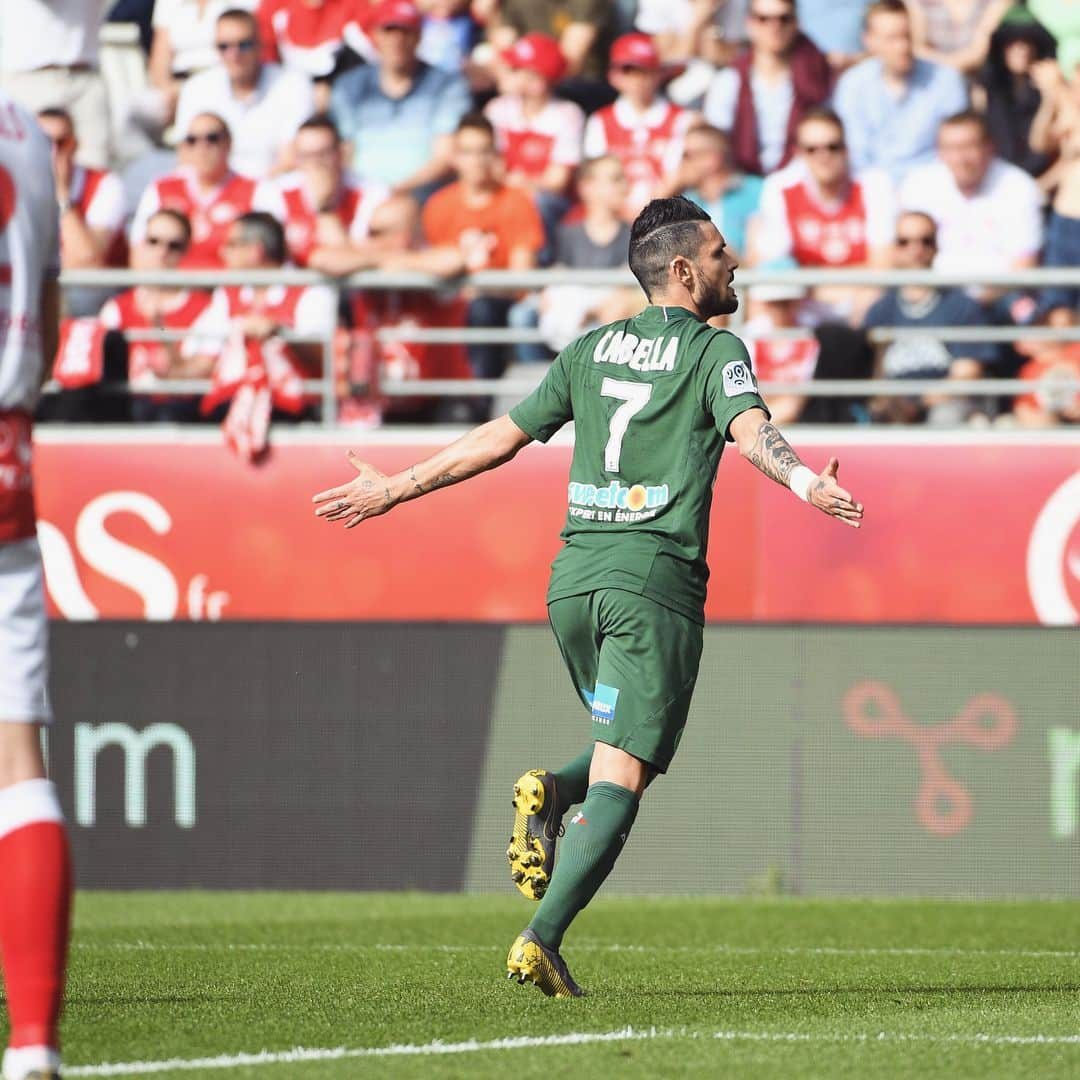 リーグ・アンさんのインスタグラム写真 - (リーグ・アンInstagram)「L'@asseofficiel sur sa lancée ! 💥 . @stadedereims 🆚 @asseofficiel (0-2) . #ASSE #SaintEtienne #StEtienne #Ligue1Conforama #Reims #StadeDeReims」4月22日 3時40分 - ligue1ubereats