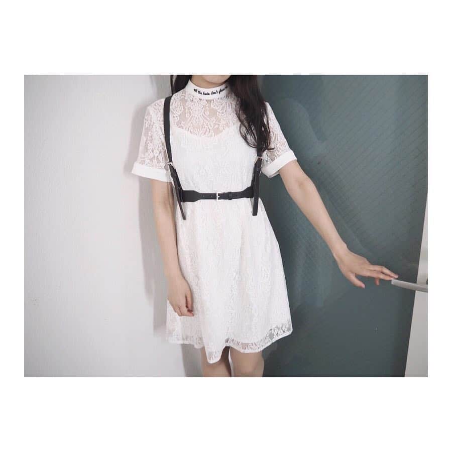 EATMEさんのインスタグラム写真 - (EATMEInstagram)「4.22 update... #EATME #APRIL #NEW #ITEM #🌹 STAFF身長🚺:162cm ワンピース➡︎発売中 ハーネス➡︎4.23予定 ワンピース➡︎4.26発売予定 . TOP画面のURLからEATME WEB  STOREをCHECK💁🏻‍♀️ @eatme_japan . 2WAYハーネスベルト（ #HARNESS ） ¥6,000（+tax） COLOR🎨:KHK.BLK . FRONTレースアップレイヤードワンピース（ #ONEPIECE ） ¥14,000（＋tax） COLOR🎨:BLK.PNK.BEG SIZE📐:S.M . エンブロイダリーレースワンピース（ #ONEPIECE ） ¥13,000（＋tax） COLOR🎨:O/WHT.KHK.BLK SIZE📐:FREE . #EATME_CODE #eatmejapan #イートミー #fetishmode #2019sseatme #2019ss #WOODSCAGE #益若つばさ #tsubasamasuwaka #fashion #outfit #styling #japan #tokyo #harajuku #原宿 #instagood #like4like」4月22日 14時44分 - eatme_japan