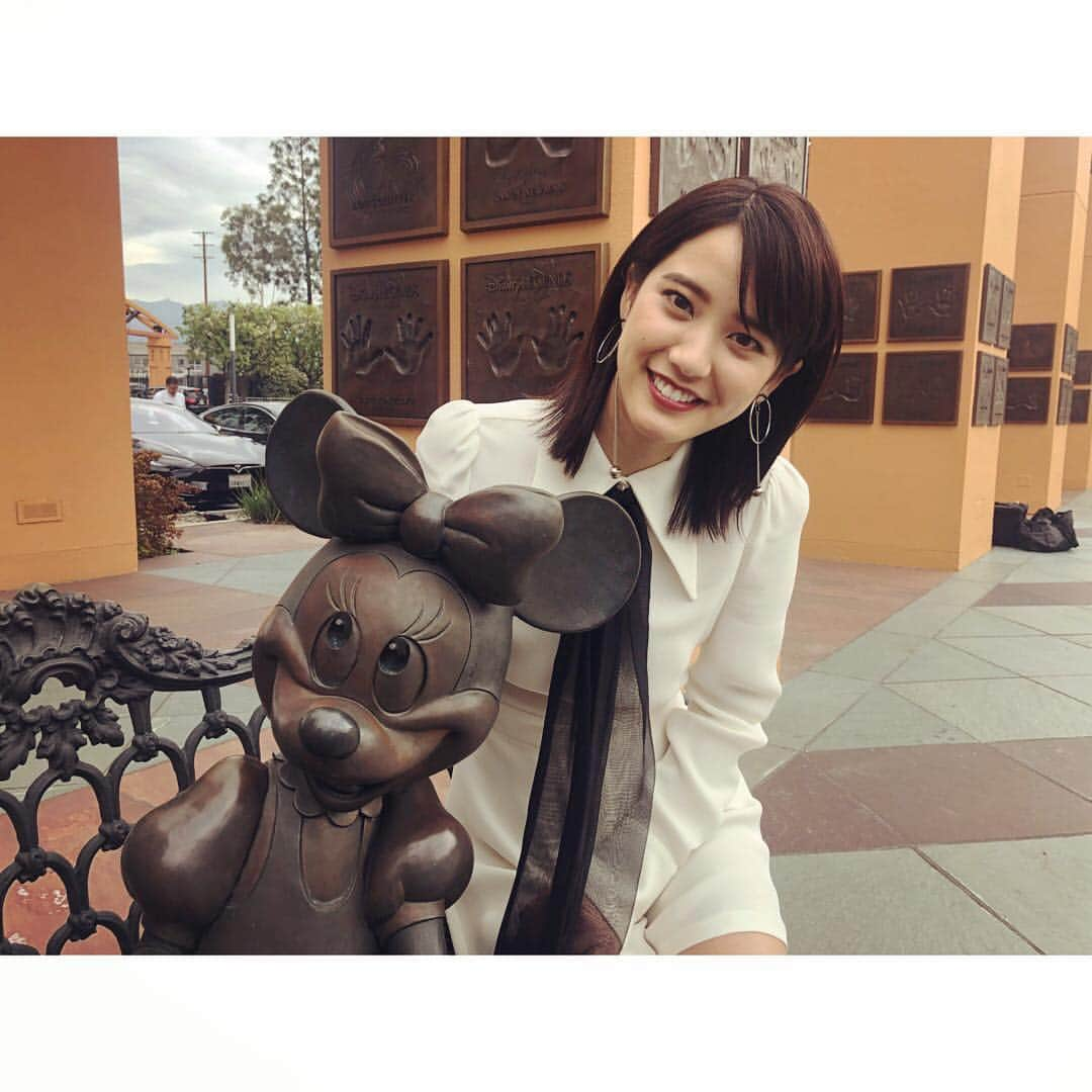 山崎紘菜さんのインスタグラム写真 - (山崎紘菜Instagram)「. 現在のTOHOシネマズの幕間映像は カリフォルニアにある ウォルト・ディズニー アニメーションスタジオから お届けしています！！ まだご覧になっていない方は 新しいバージョンになる前に ぜひTOHOシネマズへ。 #早めに入場してみてね #夢が生まれる場所 #スタジオの至る所に #ディズニーキャラクターが沢山いて #楽しかった☺️ #waltdisneyanimationstudiosburbank」4月22日 13時12分 - hirona_yamazaki