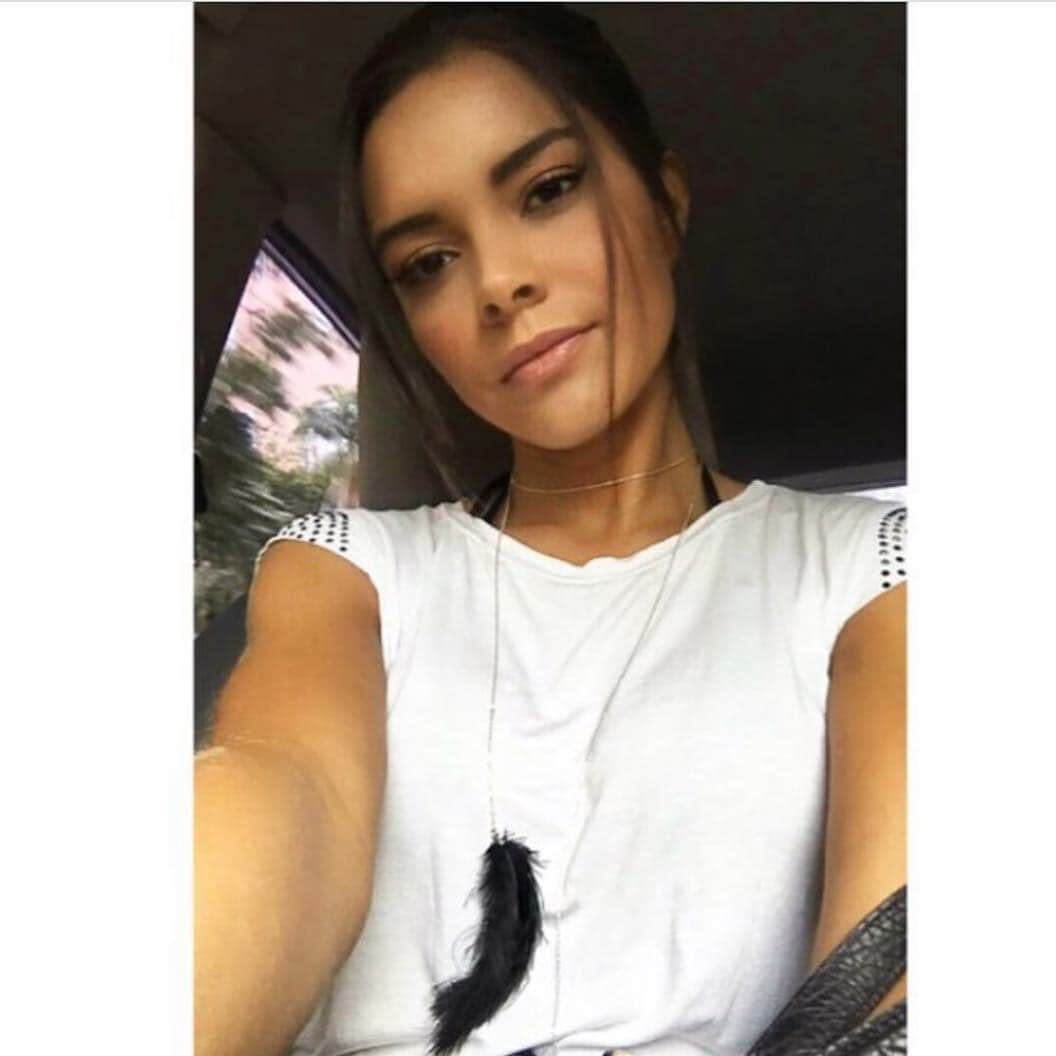 パオラ・ポーリンのインスタグラム：「Happy Easter 🐣!. Domingo de resurrección 🙌」