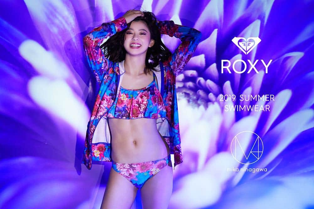 のインスタグラム：「ROXY x M / mika ninagawa コラボ第3弾！本日より販売スタート！ #蜷川実花 #roxyxmikaninagawa  今回のモデルは @asahina_aya ■ Photography / 蜷川実花 ■ Model / 朝比奈彩」