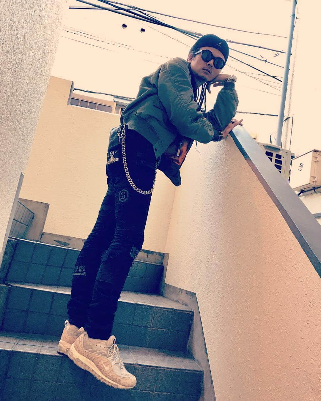 庄村聡泰さんのインスタグラム写真 - (庄村聡泰Instagram)「#ootd  #outfit  #kangol  #yohjiyamamoto  #therealmccoys #l2bjacket  #galaabend  #hiro #kidill  #crustpants  #supreme  #nike #airmax98  #chromehearts」4月22日 13時39分 - shomurasatoyasu