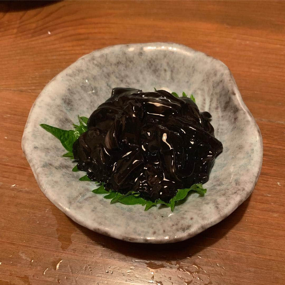 野呂佳代さんのインスタグラム写真 - (野呂佳代Instagram)「夜ご飯は沖縄料理に行ってきました!! 初めて食べたナーベーラーの味噌煮！美味しかった✨ ここのお店は、沖縄の民家みたいで雰囲気あっていいよね😊 次は中庭みたいな外の席でご飯食べたいなぁと思いました✨ #おもろ殿内  #沖縄  #一泊してきた #マネージャーさんと女子旅に早変わり #仕事とプライベート  #切り替え ！！」4月22日 14時01分 - norokayotokyo