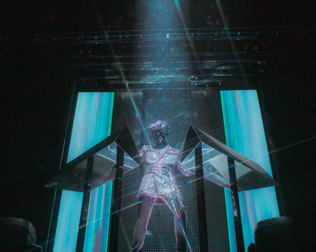 コーチェラのインスタグラム：「The dark prince Gesaffelstein 📷: @mirandamcdonald」